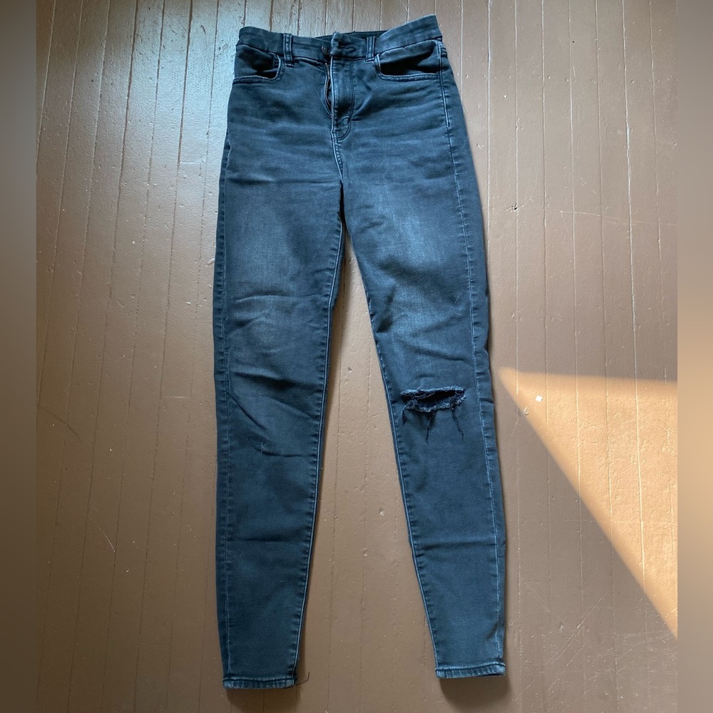 American Eagle Super Hi-Rise Curvy Jegging Faded Black Ripped Next Level Stretch